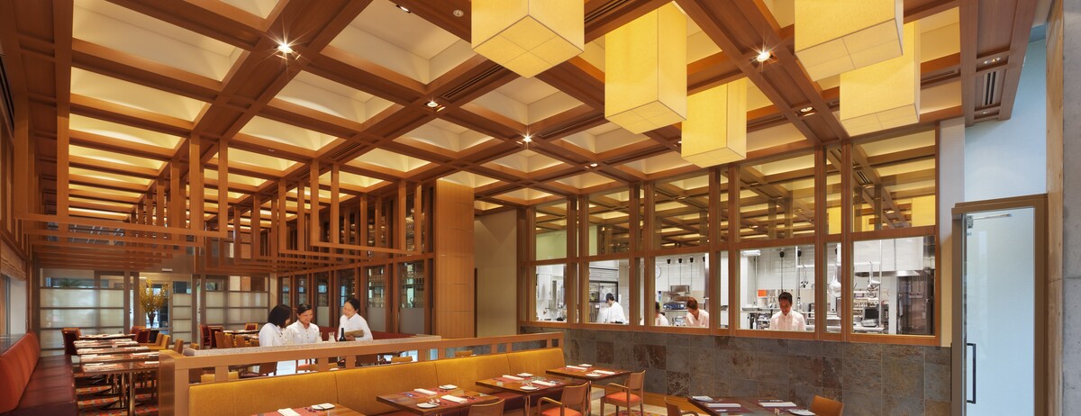 Tokyo American Club - Restaurant Receptionist (Azabudai, Full-time)